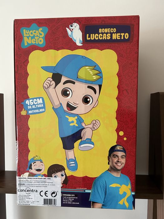 Boneco de 45 centímetros de altura do Luccas Neto