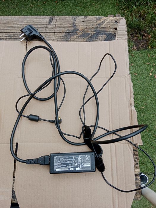 Zasilacz do laptopa 19v
