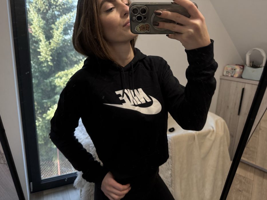 Bluza krótka czarna Nike jak nowa
