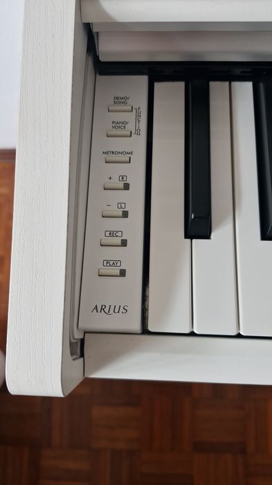 Piano Yamaha  NOVO