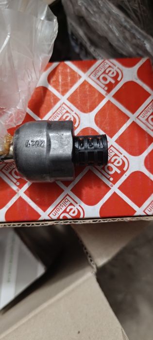 Рулевая тяга FEBI 26045 c наконечником FEBI 37593 для Audi, VW, Skoda