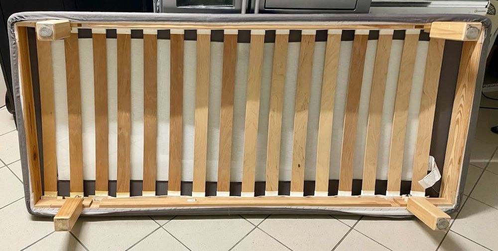 Sommier IKEA com colchão 90x200