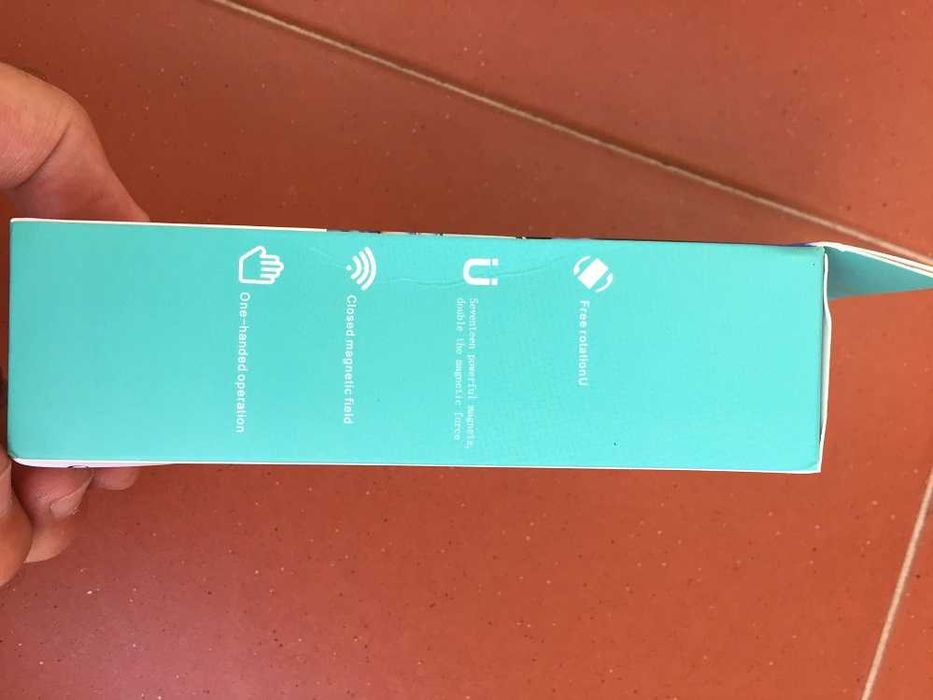 Suporte magnético para telemóvel -- uso no carro