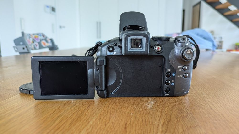 Canon PowerShot S5 is
