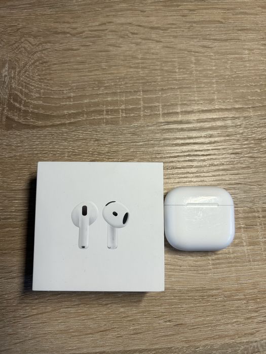 Etui ładujące na AirPods 4