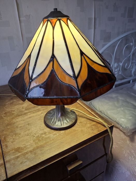 Настольная лампа в витражнлм стиле.Hand made.
