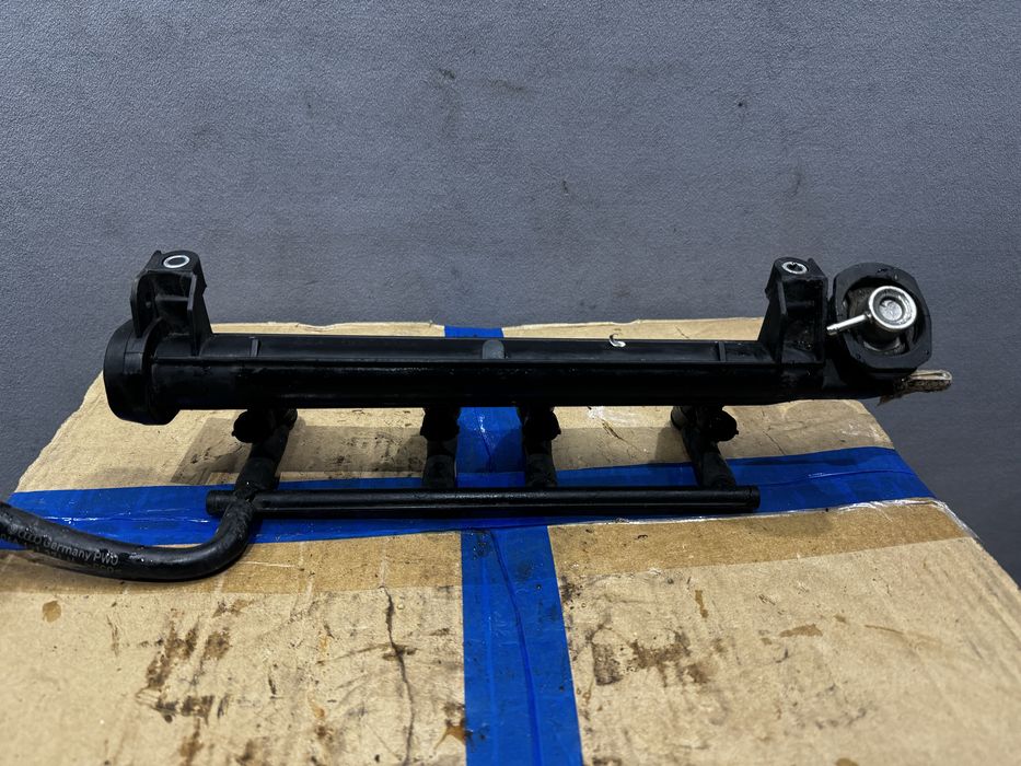 Топливная рейка рампа Audi A3 Seat Ibiza 2 Skoda Octavia Golf Bora