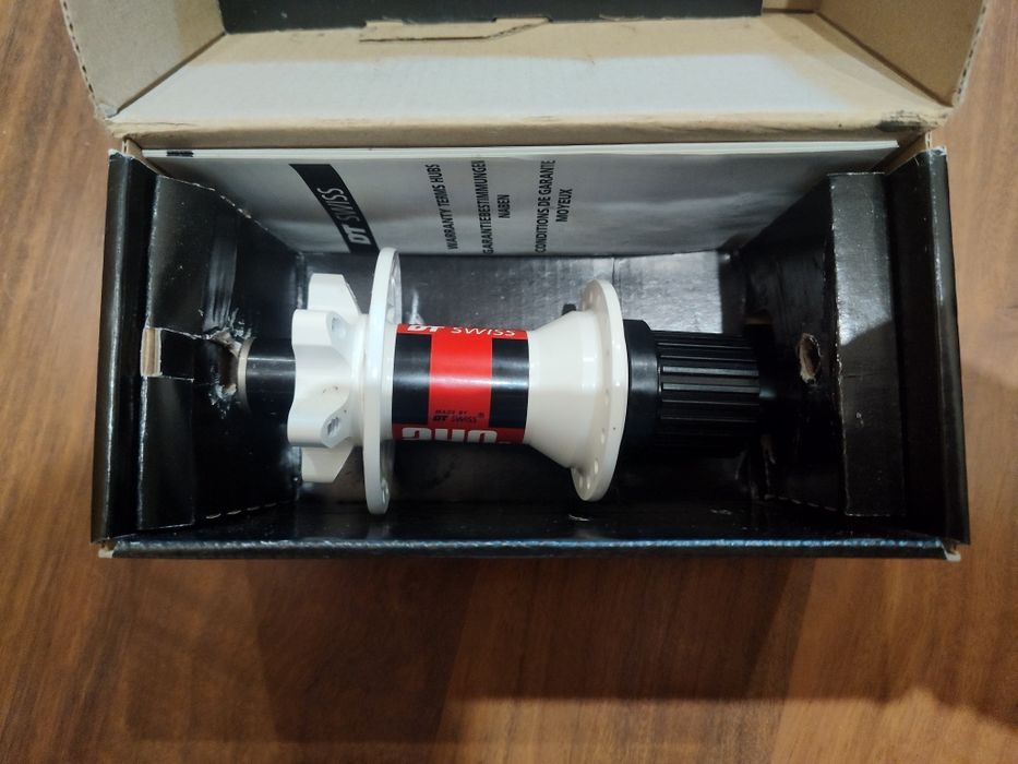 Cubo DT swiss 240s 32 buracos Edição limitada