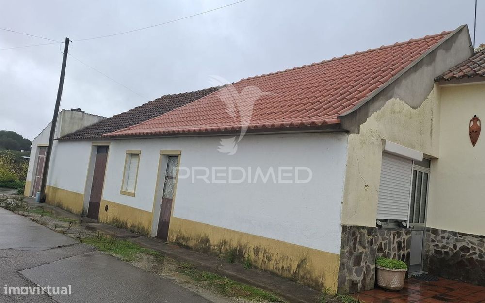 Moradia T1 pronta a Habitar com Terreno, Santos, Santarém.