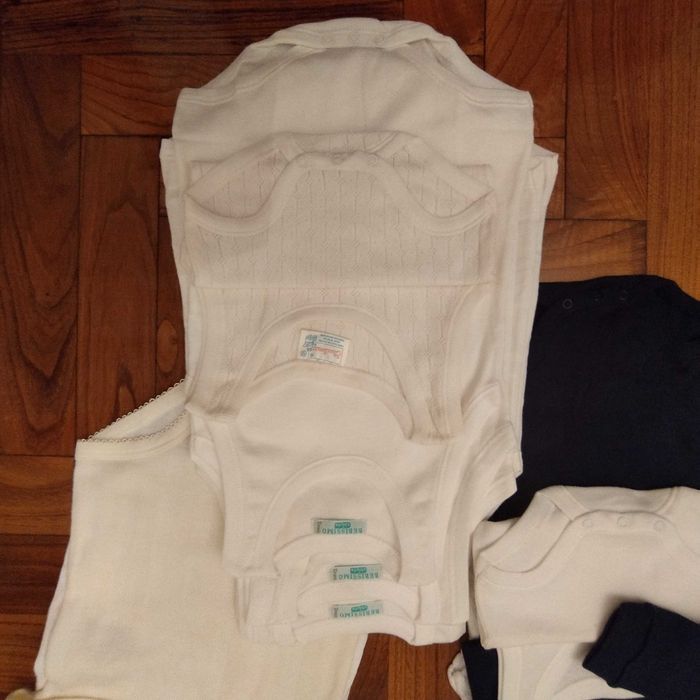 Bodies para bebé, sem uso. Vendido