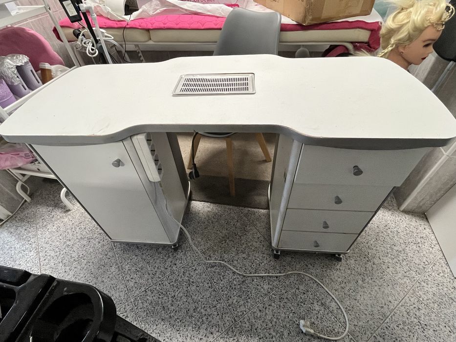 Mesa manicure com aspirador