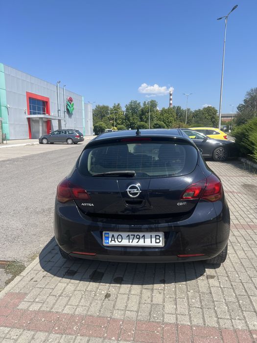 Opel Astra j 1.7cdti 2010