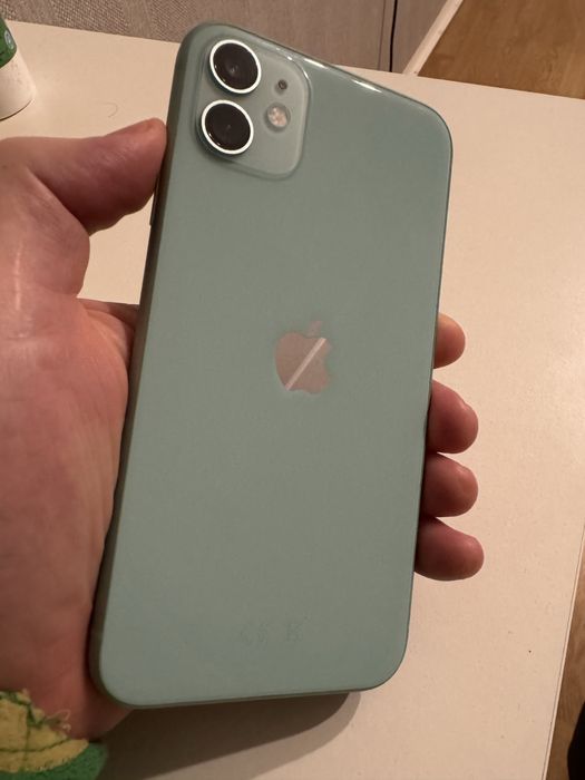 Iphone 11  128gb в гарному кольорі як новий