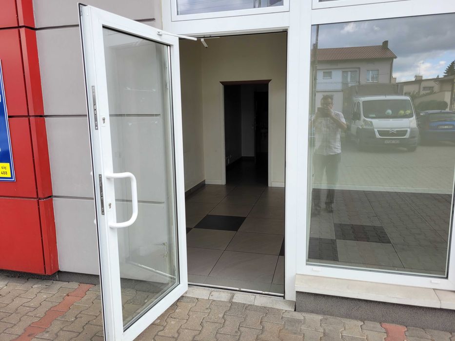 Wynajmę lokal w Wieluniu na Głowackiego z parking.