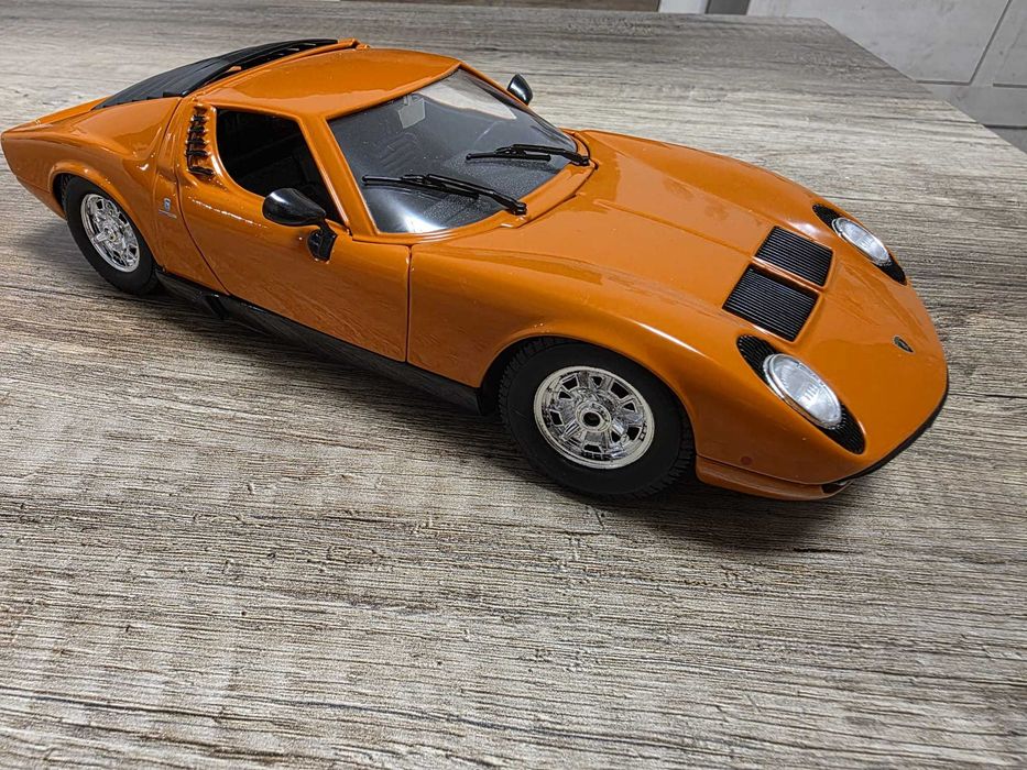 Lamborghini Miura 1:18 Burago