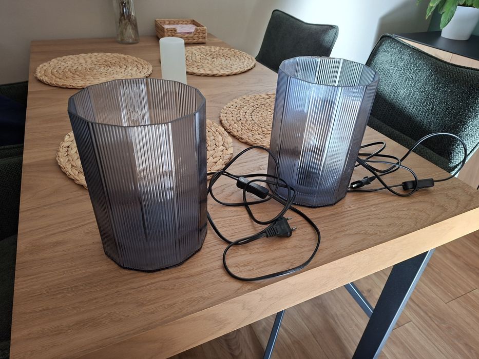 Dwie lampy stołowe