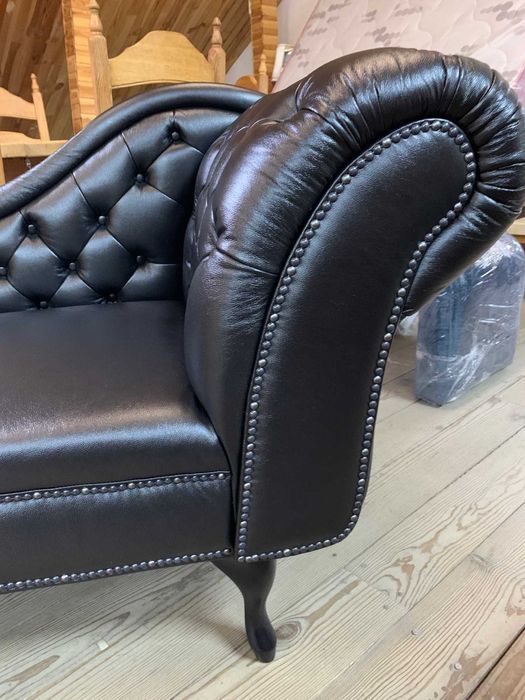 Шкіряна софа честер