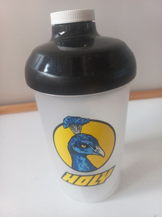 Shaker z logo holy.