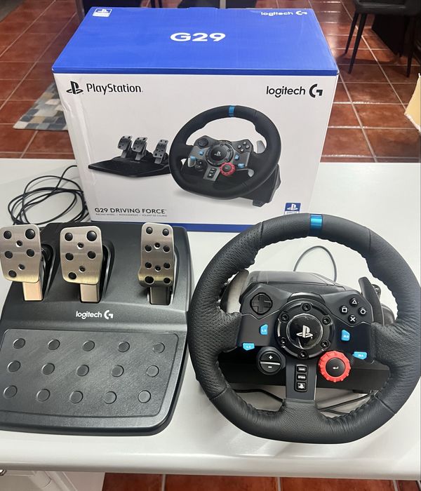 Logitech G29 – Volante com Pedais | PS4 / PS5 / PC | Novo