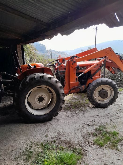 Tractor Agrícola Penafiel • OLX Portugal