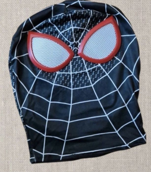 Czarna maska Spider-Man