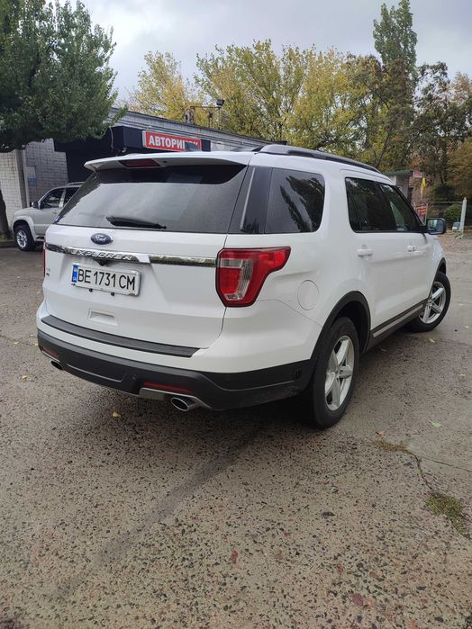Ford Explorer 2018 року 3.5 газ\бензин