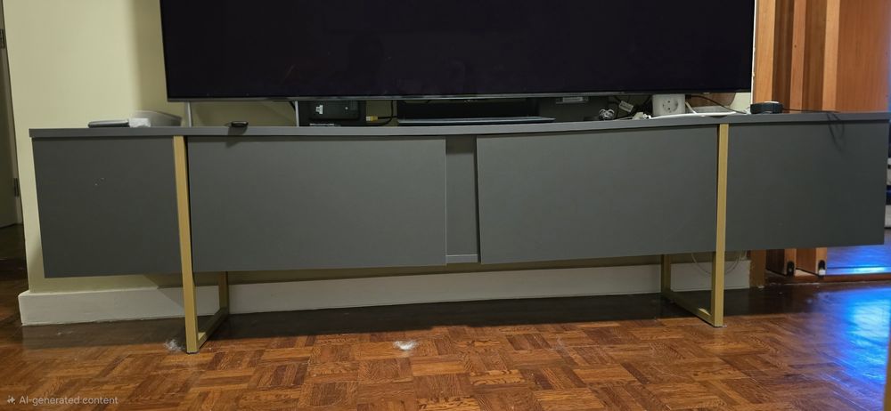 Móvel de TV com arrumação