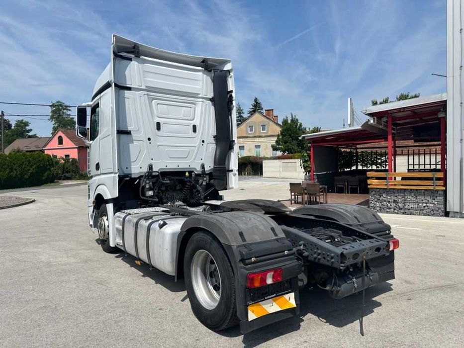 Mercedes-Benz Actros бампер разборка мерседес актрос шрот запчасти