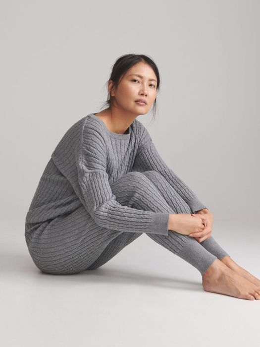 Reserved dzianinowe spodnie dresowe szare joggery legginsy splot