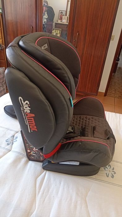 Cadeira auto para criança.