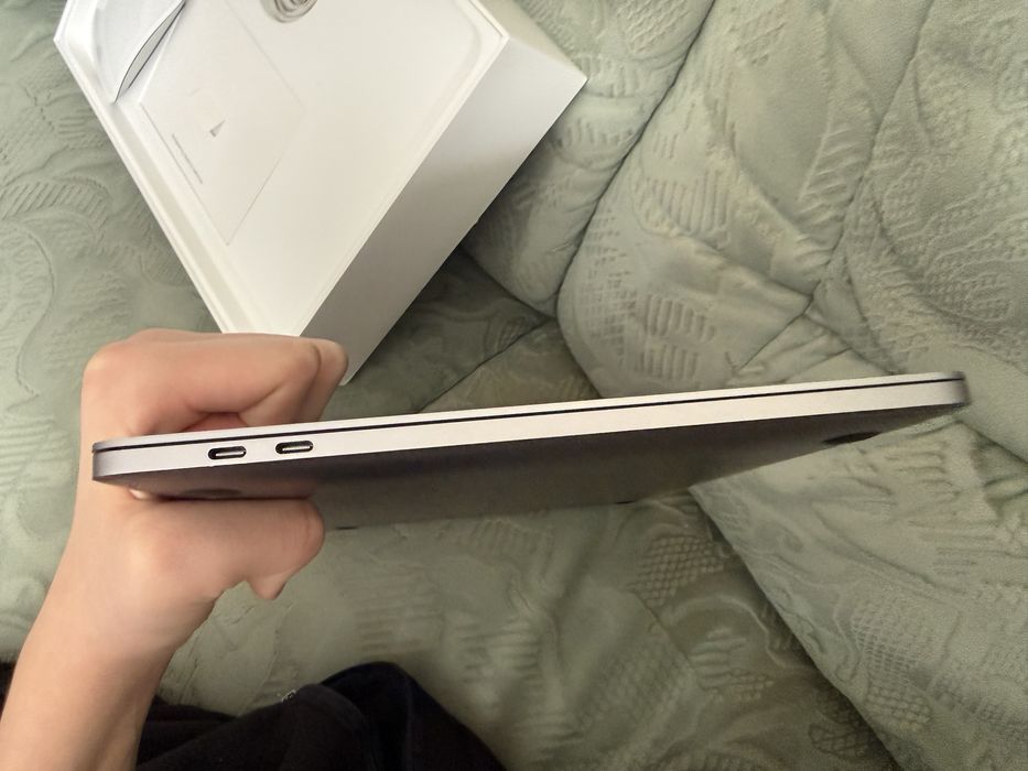 Macbook Pro 13  2019 128gb/8gb