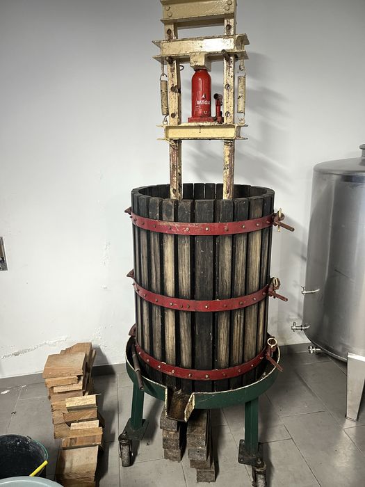 Prensa para esmagar vinho com macaco mega 12 t
