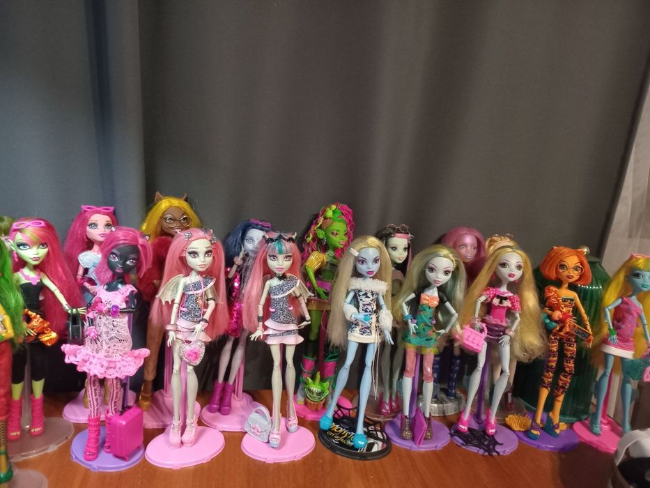Большой ассортимент Монстр Хай