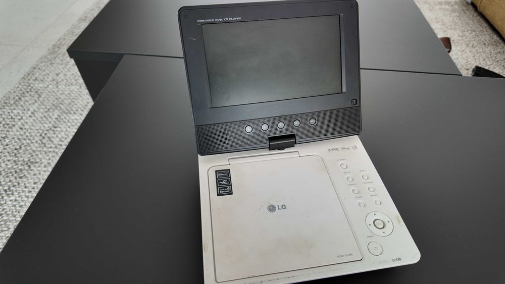 Przenośny odtwarzacz płyt cd/dvd LG