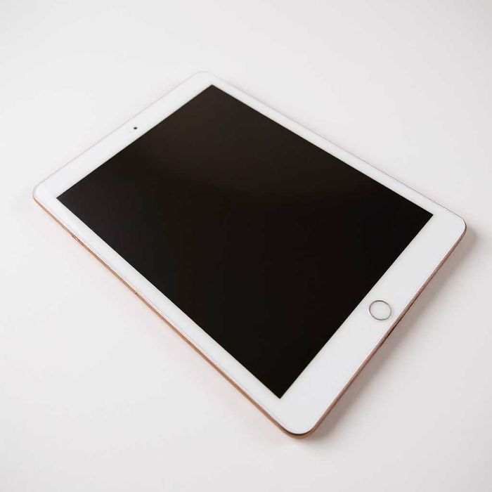 Планшет Apple iPad 6 2/32GB - Чехол у подарунок - Ідеально для дитини