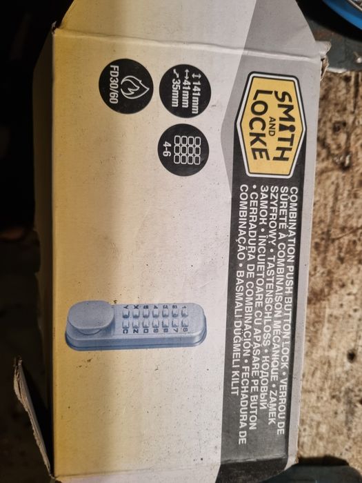 Fechadura  eletrónica nova