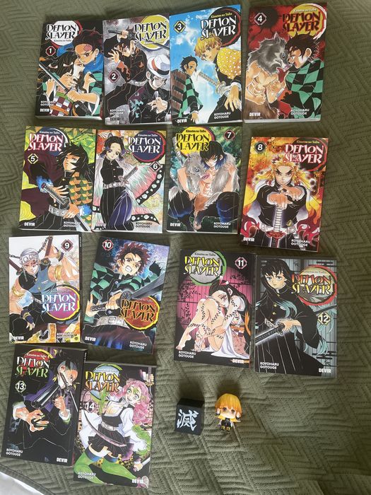 Mangas demon slayer 1-14 + Figura colecionável Zenitsu