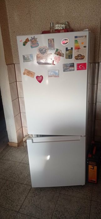Sprzedam lodówkę cena 550zl