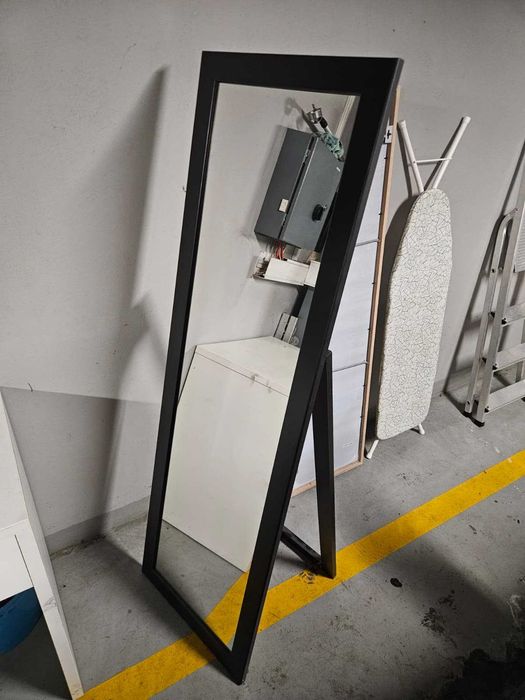 Duże lustro stojące 160x60 cm - Czarna rama - Stan bdb