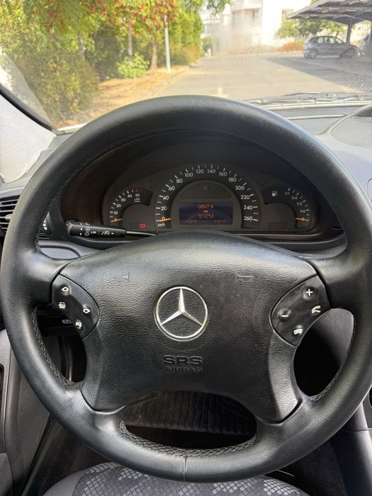 Mercedes-Benz C 200 — fotografia 10