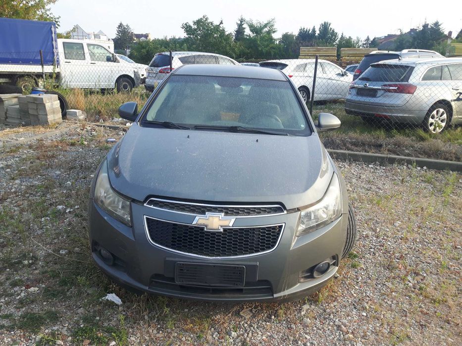 Chevrolet Cruze 1,6 B 09r GCV  Pas przedni , chłodnice ,lampy i inne
