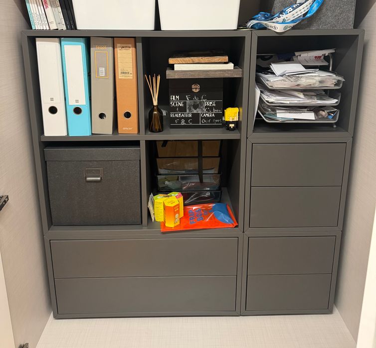 Estante com gavetas Ikea