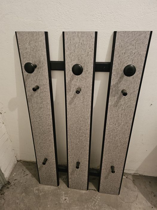 Meble dio przedpokoju  2 komody lustro i panel do wieszania kurtek