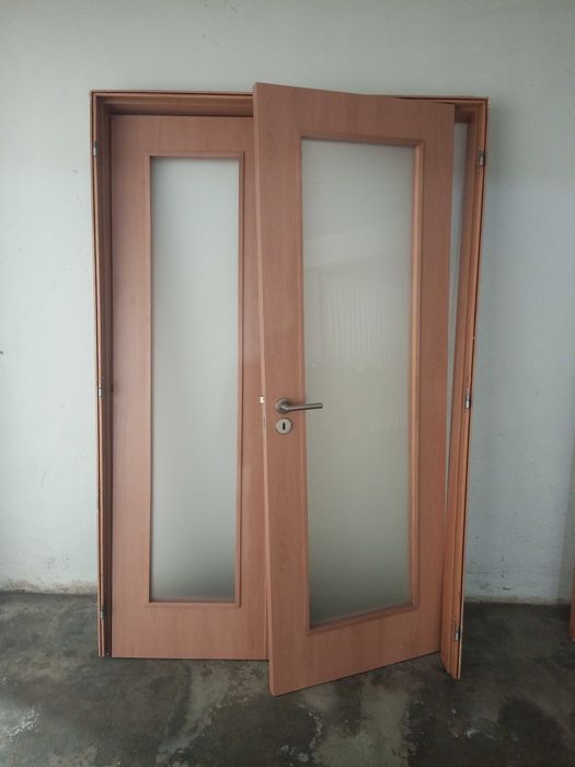 Portas com vidro fumado madeira + aros
