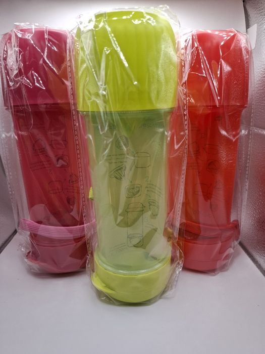 Bidon z wyciskarką 700ml