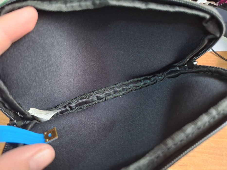 Czarne etui na tablet