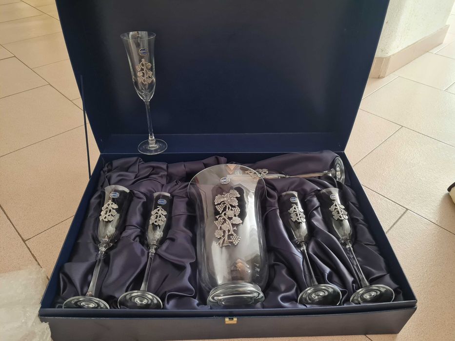 Flutes e balde Crystal Bohemia e estanho