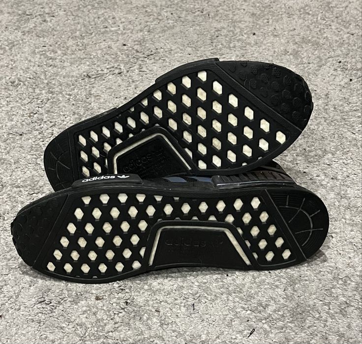 Adidas Nmd R1 Black FV8025