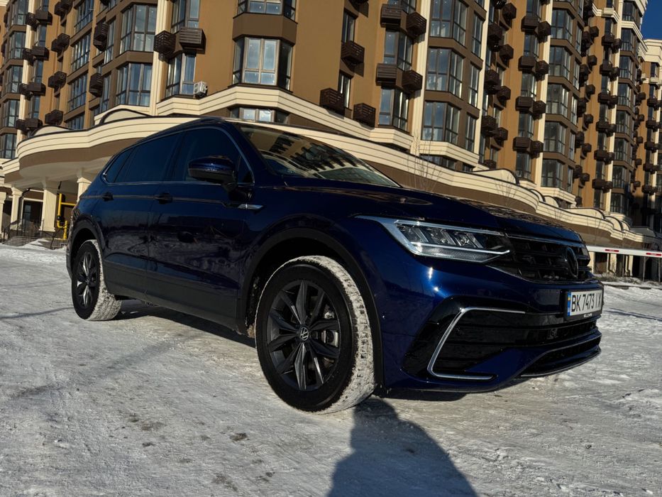 7місць, Шкіра, Електро привід багажника, Матрична оптика