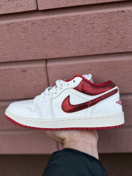Жіночі кросівки Nike Air Jordan 1 Low Оригінал (38, 40 розміри) HJ9338-106